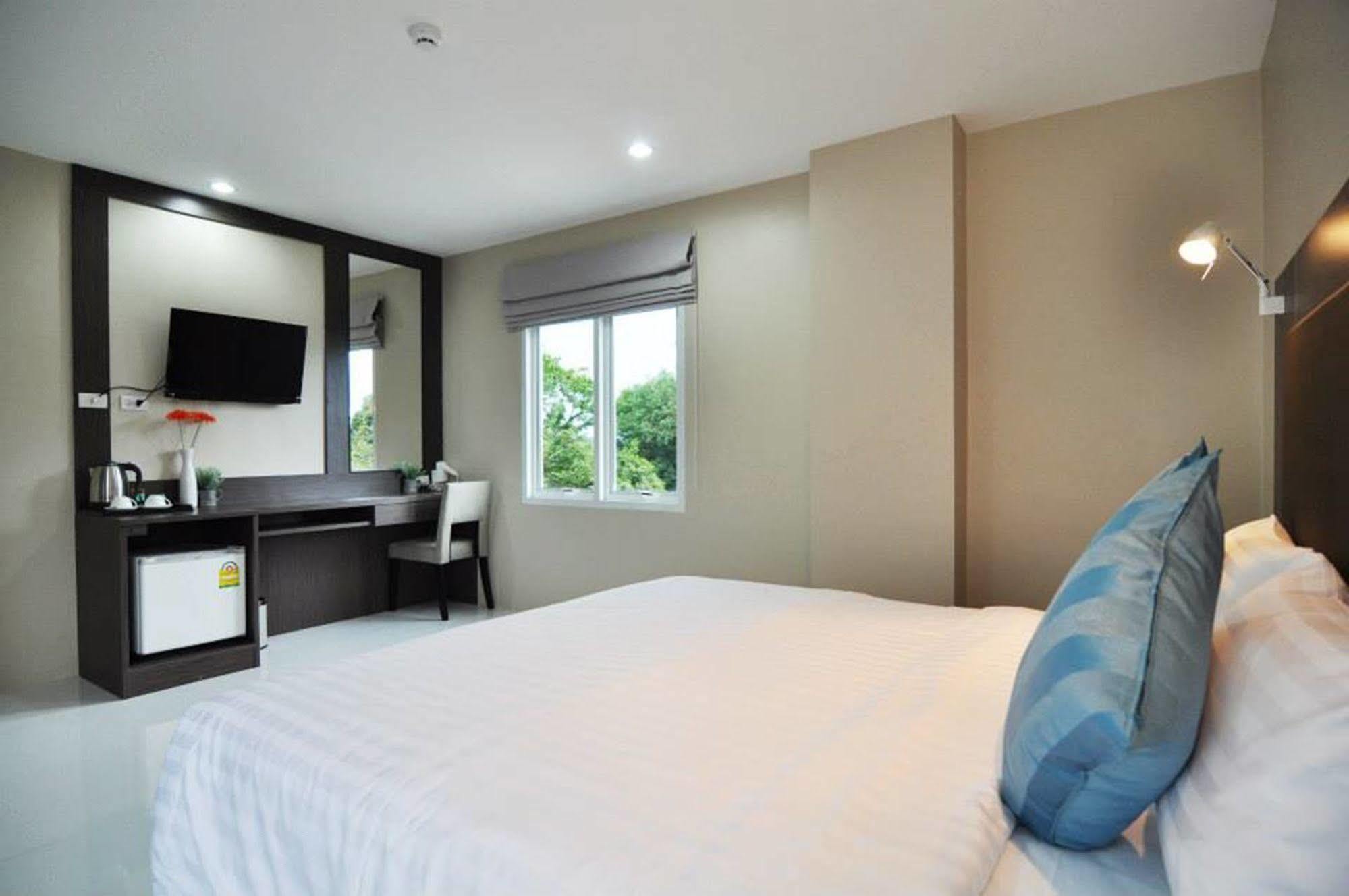 Khao Rang Place Phuket Exteriör bild