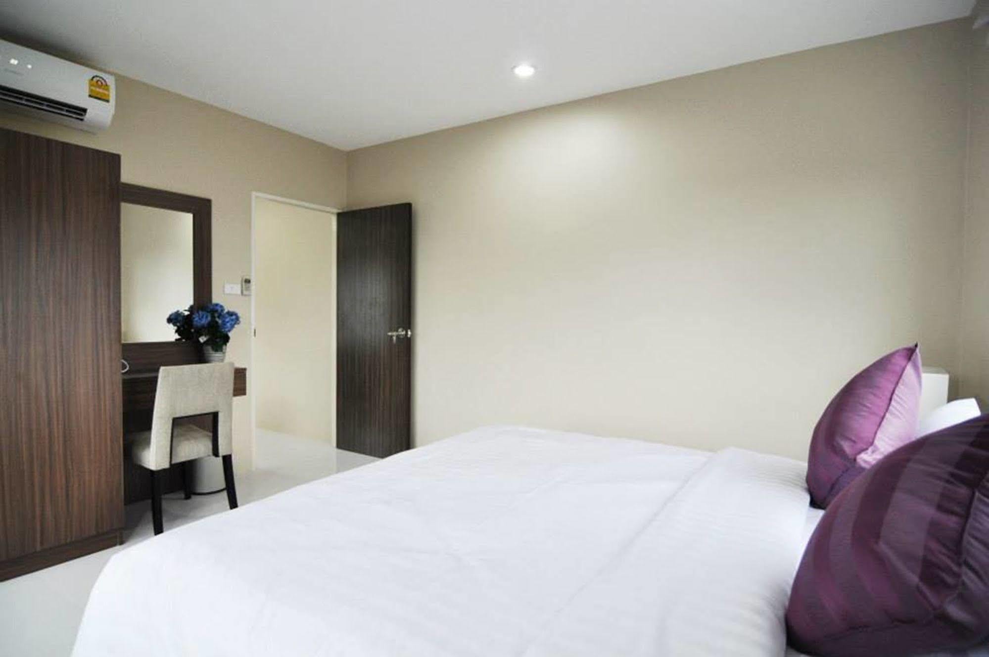 Khao Rang Place Phuket Exteriör bild